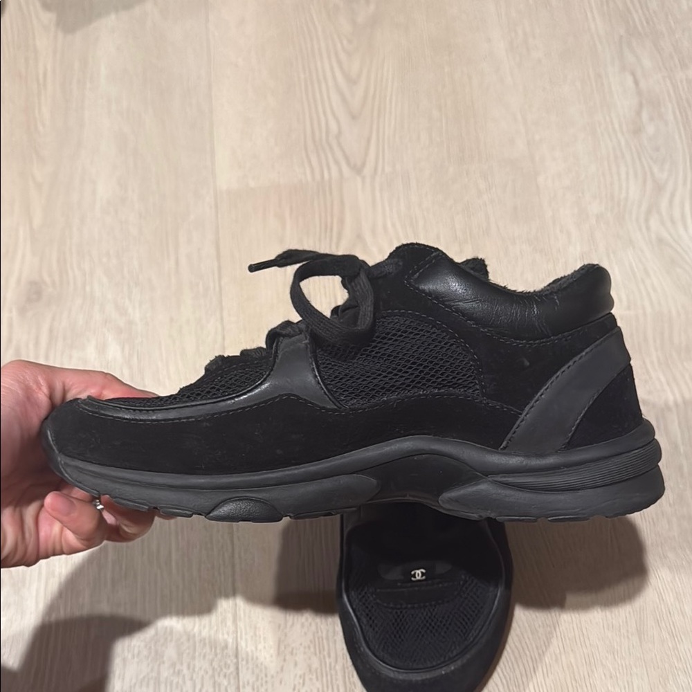 Chanel Interlocking C Leather Sneakers - Picture 4 of 4